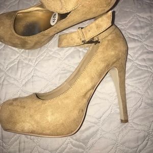 Heels (peny loves Jenny)